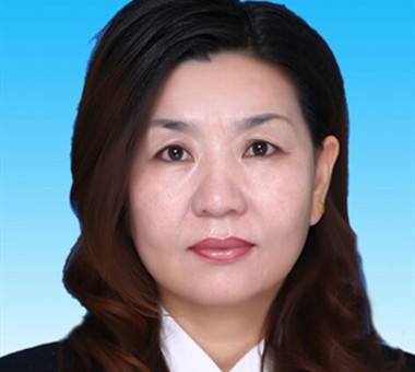 苏雅拉其其格