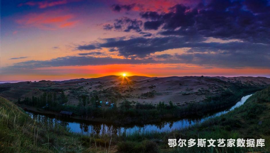 《大漠峡谷印朝霞》--靳晓荣摄于恩格贝（13947747172）1