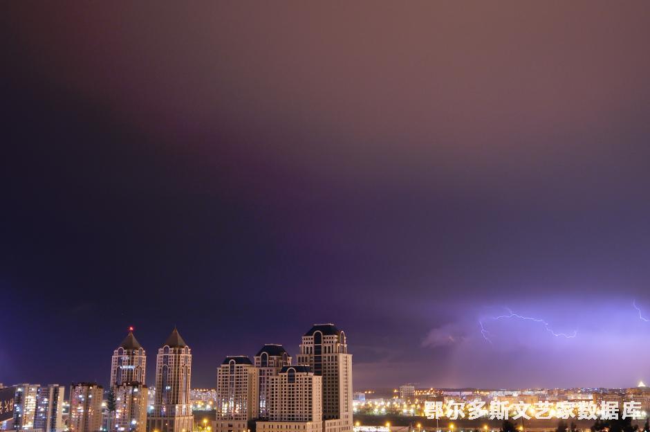 风雨无阻·伊金霍洛：呼格吉勒图摄