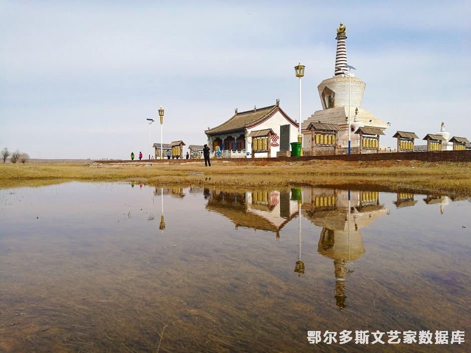 白 塔.jpg 1