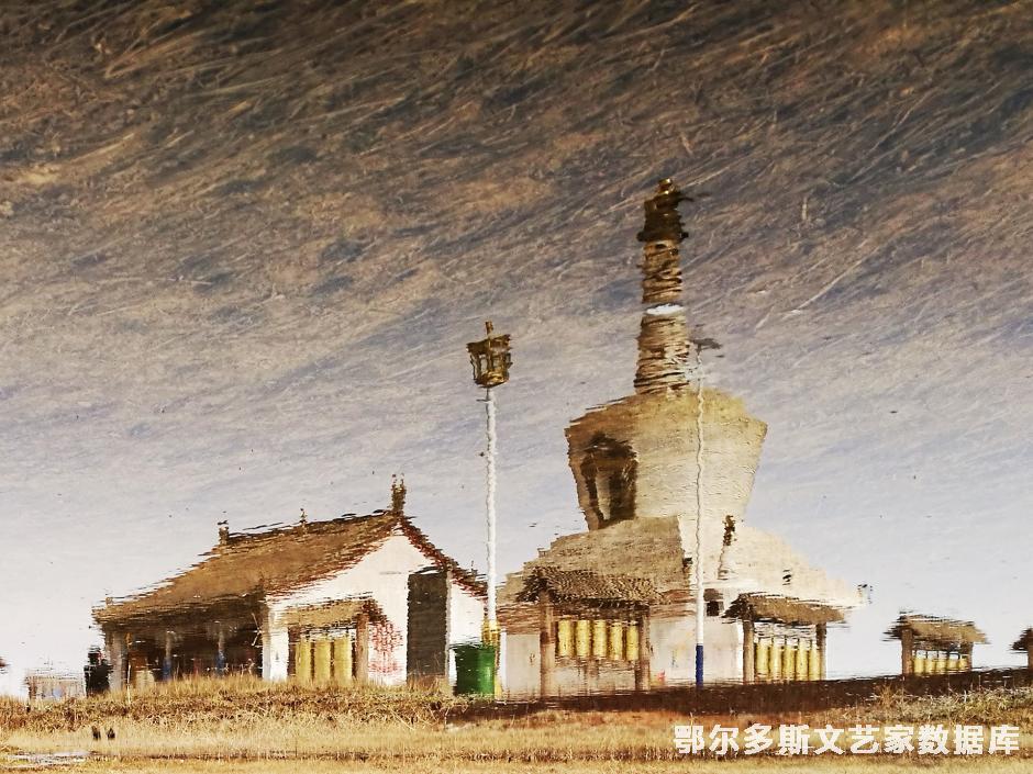 白塔：额尔定吉雅摄.jpg1