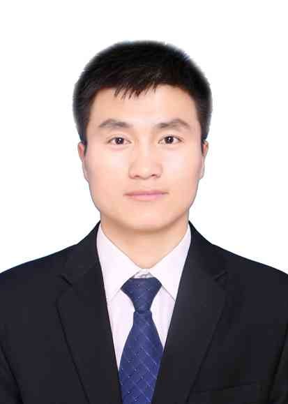 闫鹏飞