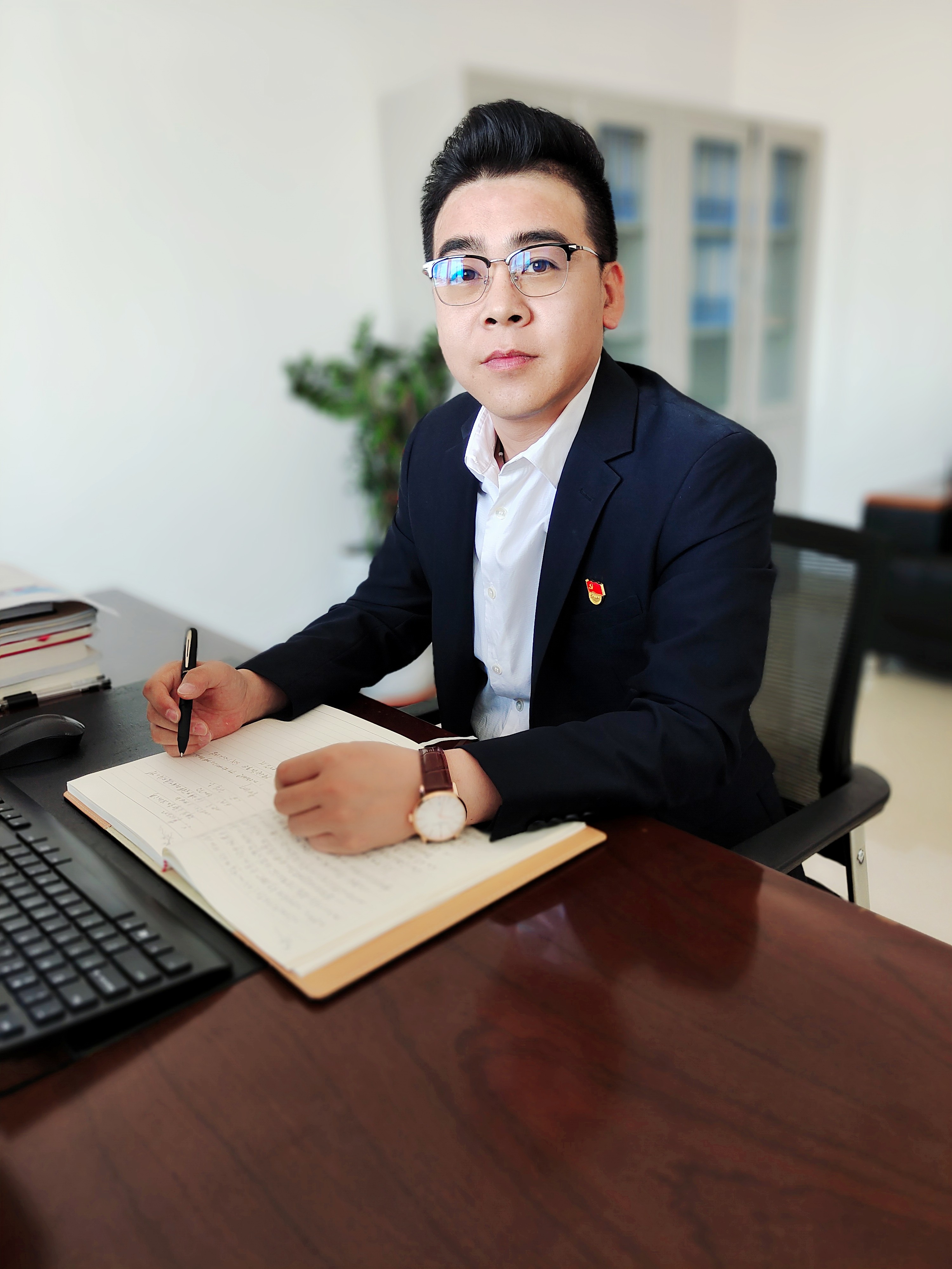 李航伟