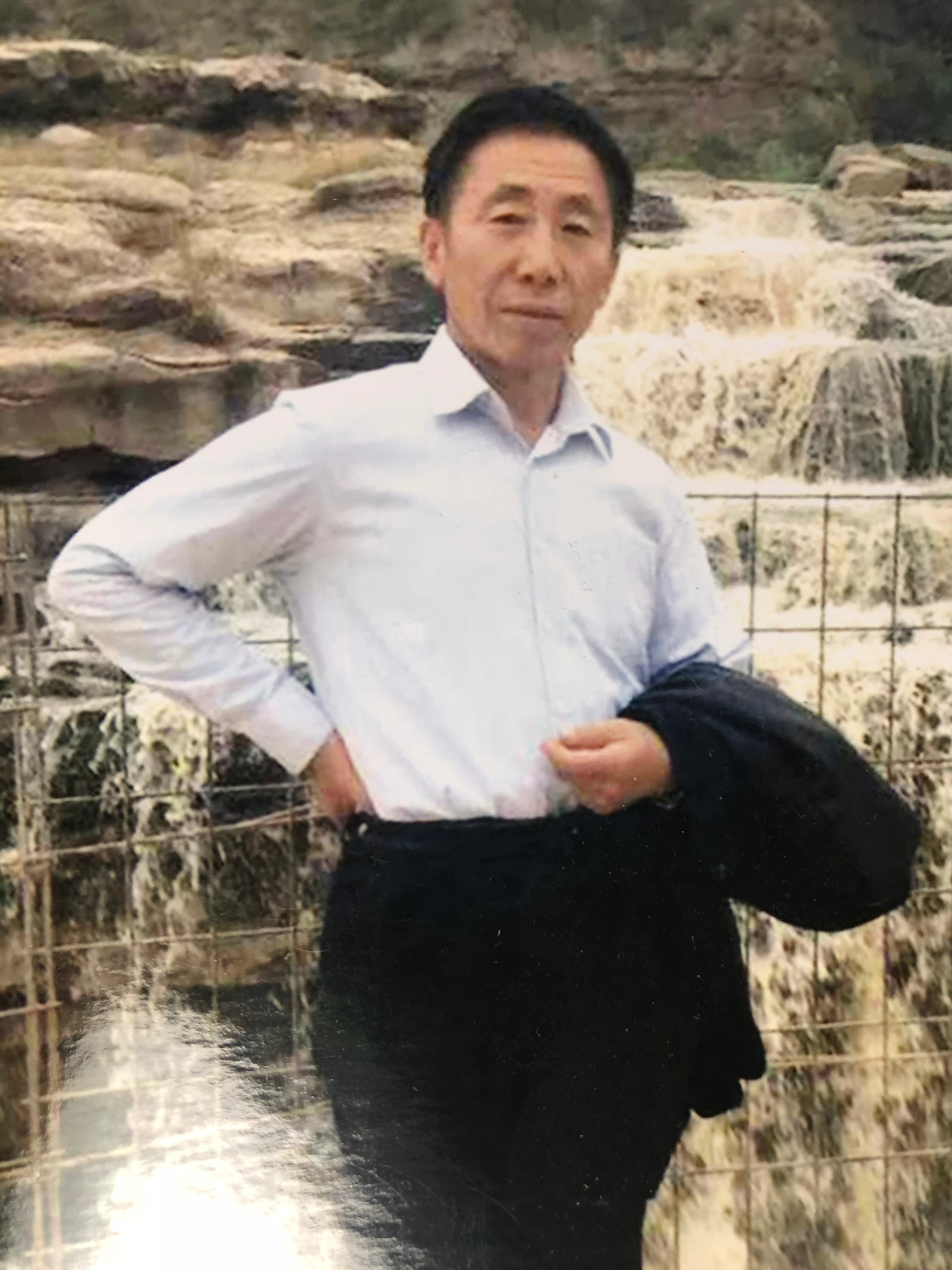 秦启龙