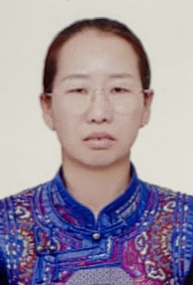 娜仁图雅
