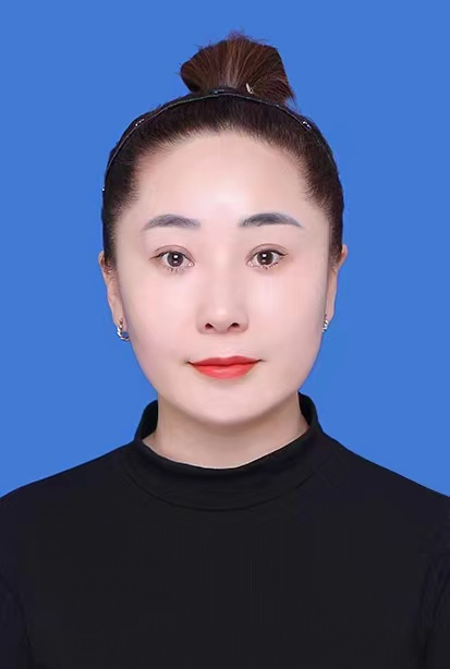  杨霞